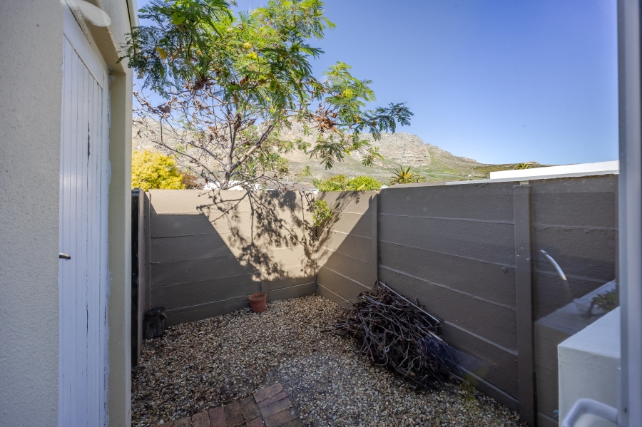 2 Bedroom Property for Sale in Lakeside Western Cape